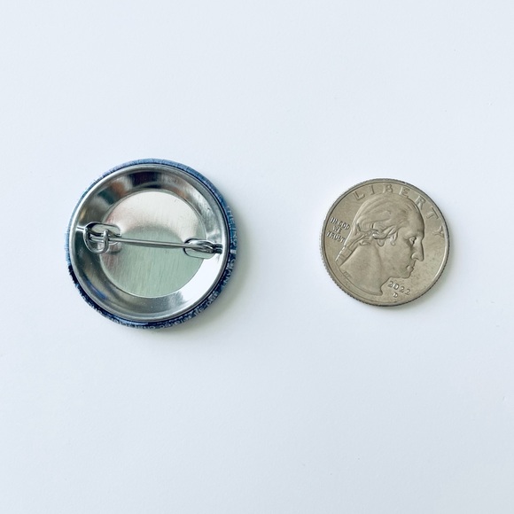 📍 5/$20 Robot Pin Button - Picture 2 of 2